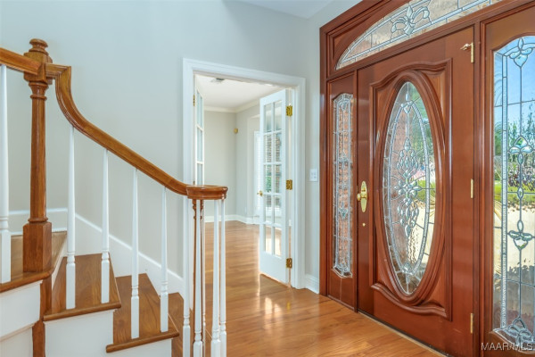 8180 LONGNEEDLE Place
