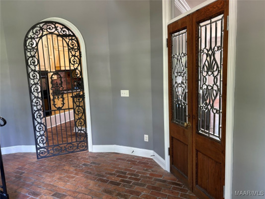 2452 Woodley Road
