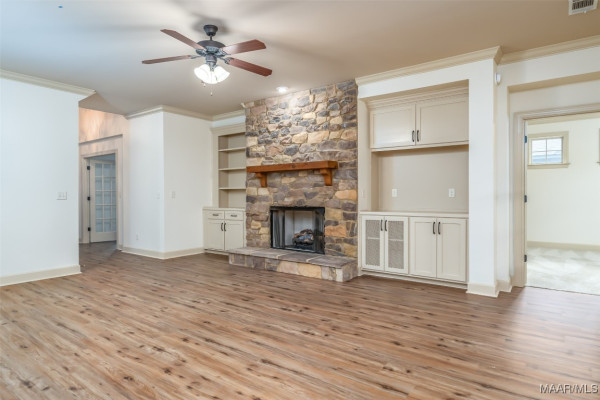 9055 Crescent Lodge Drive