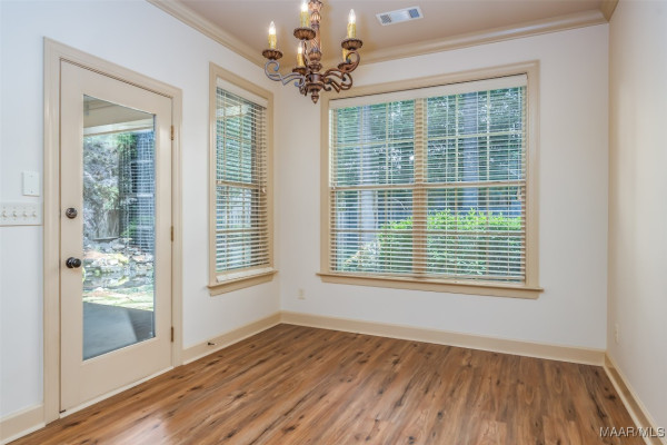 9055 Crescent Lodge Drive