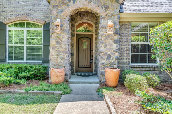 9055 Crescent Lodge Drive