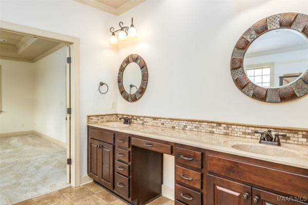 9055 Crescent Lodge Drive