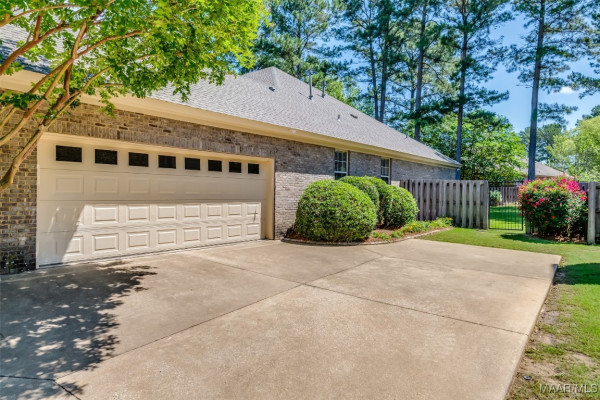9055 Crescent Lodge Drive