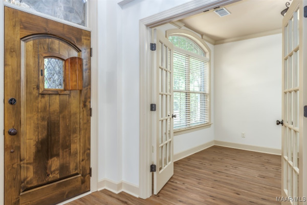 9055 Crescent Lodge Drive