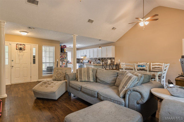 105 Foxwood Court