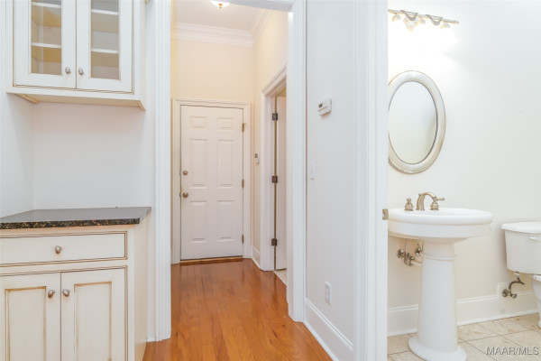 3412 Oak Grove Circle