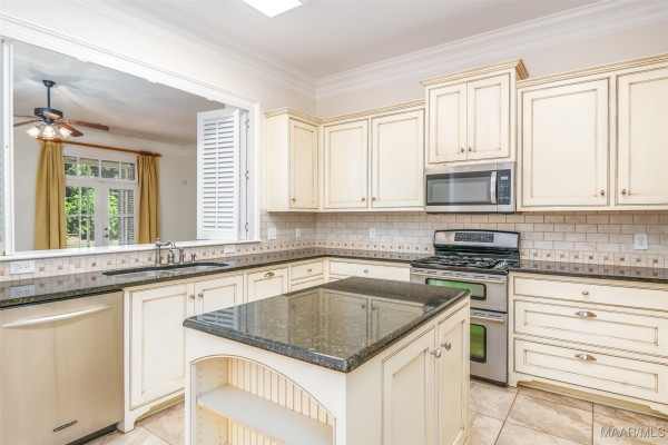 3412 Oak Grove Circle