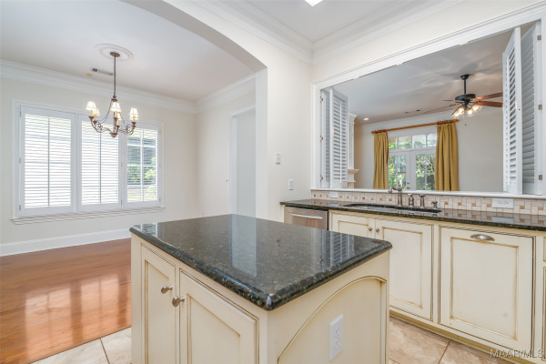 3412 Oak Grove Circle