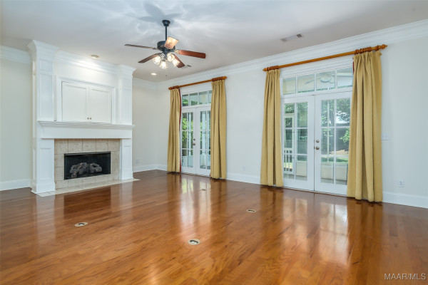 3412 Oak Grove Circle