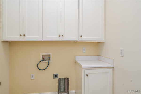 3412 Oak Grove Circle