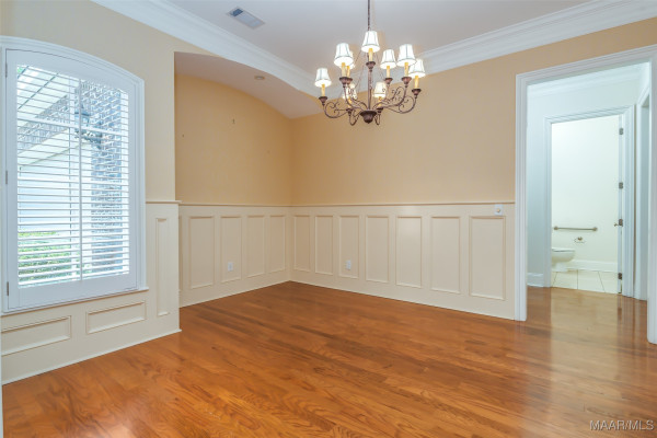 3412 Oak Grove Circle