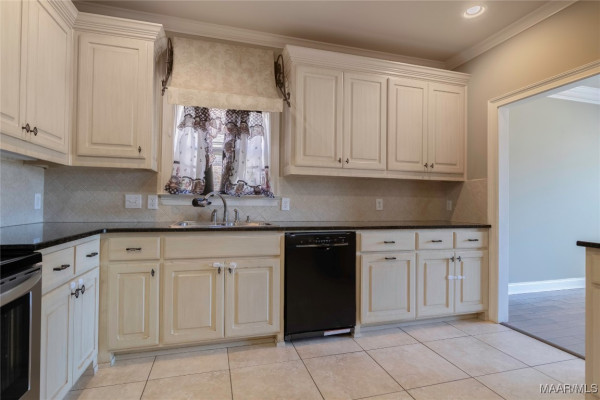 5906 Amberwood Lane