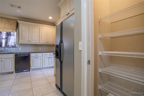 5906 Amberwood Lane