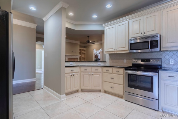 5906 Amberwood Lane