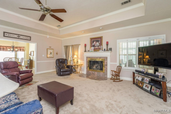 506 Pinetree Lane