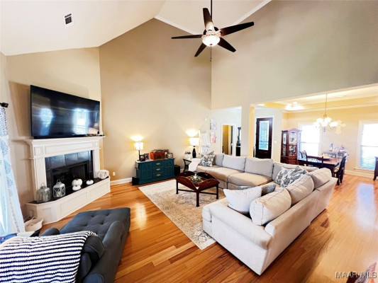 18 S Dogwood Terrace