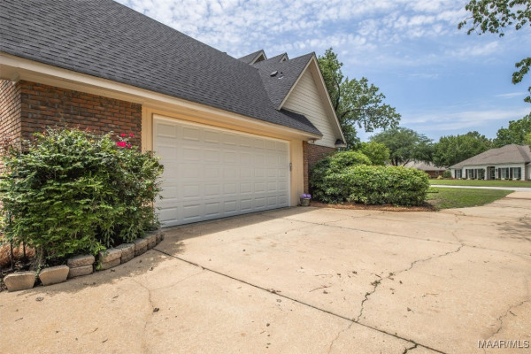 9600 HEATHROW Drive
