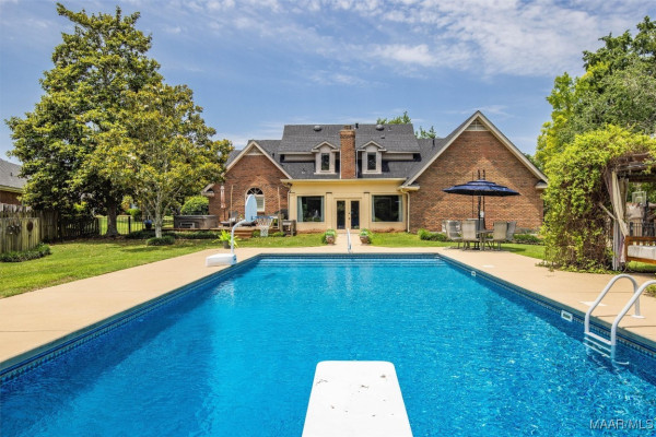 9600 HEATHROW Drive