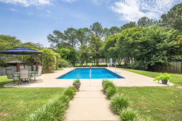9600 HEATHROW Drive