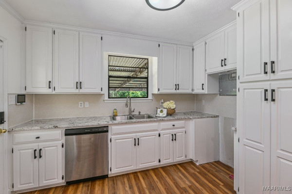 1582 W Old Hayneville Road