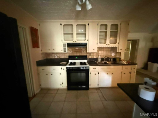 2700 W Edgemont Avenue