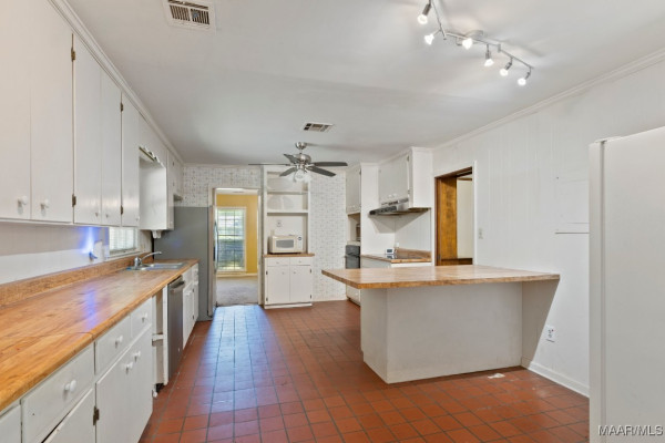 3158 PARTRIDGE Lane
