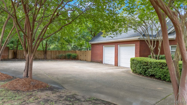 2261 Vaughn Lane