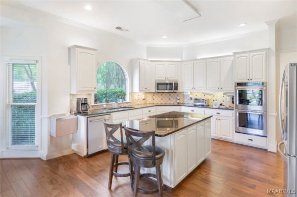 2261 Vaughn Lane