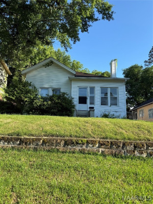 2218 Yancey Avenue