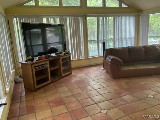 2708 Ashlawn Drive