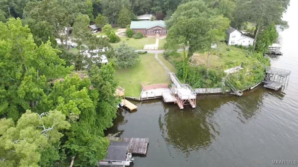 813 Lake Region Circle