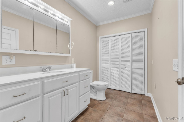 813 Lake Region Circle