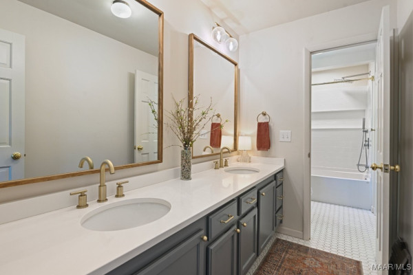 838 Williamsburg Drive