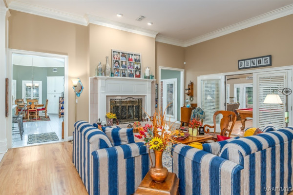 8054 Lakeridge Drive