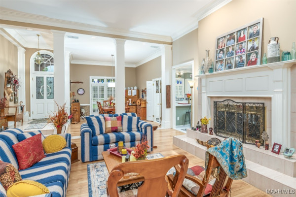 8054 Lakeridge Drive