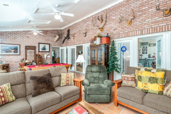8054 Lakeridge Drive