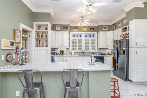 8054 Lakeridge Drive