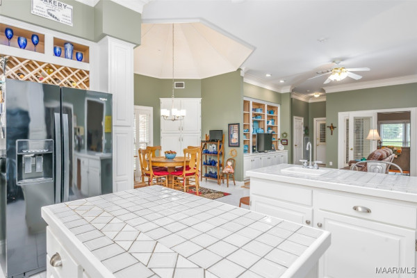 8054 Lakeridge Drive