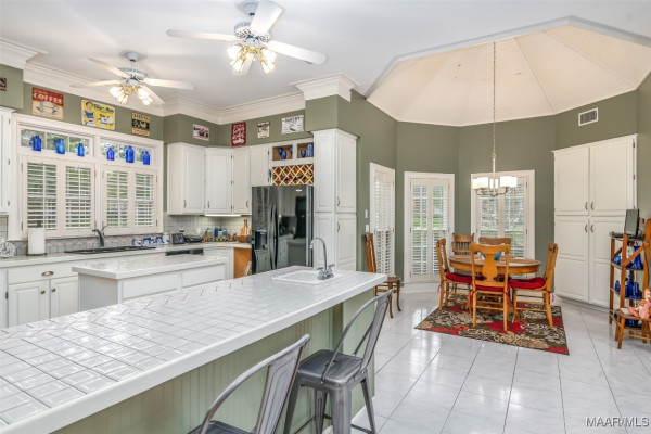 8054 Lakeridge Drive
