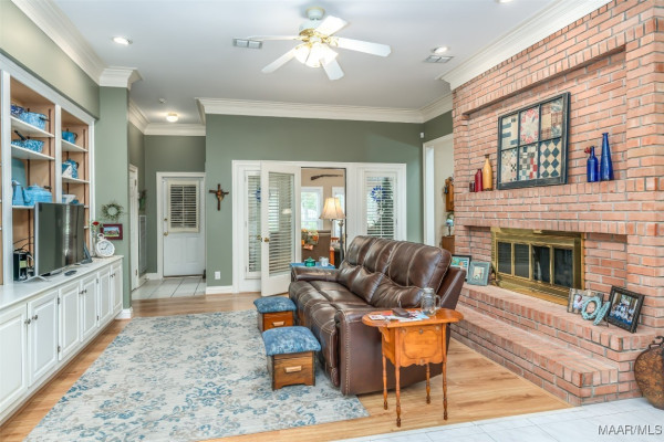 8054 Lakeridge Drive
