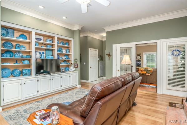 8054 Lakeridge Drive