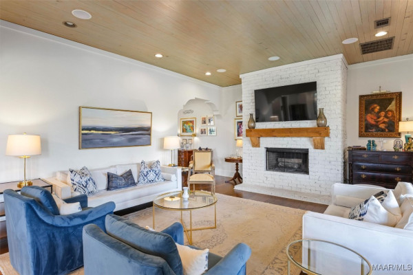 3644 Lockwood Lane