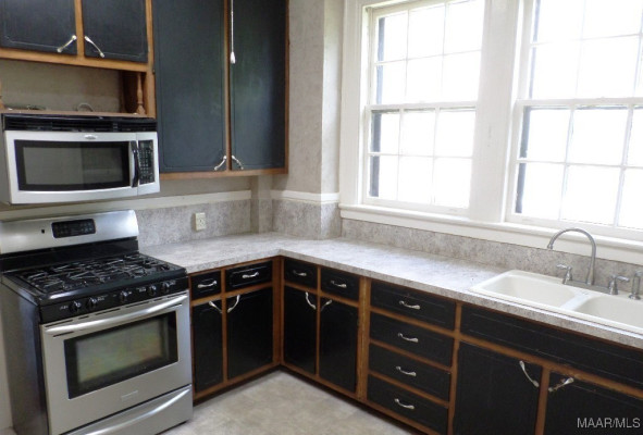 812 E Fairview Avenue