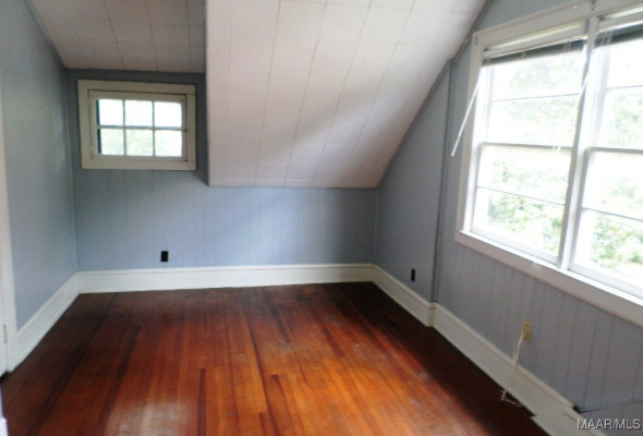 812 E Fairview Avenue