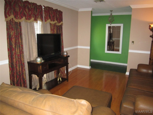 1160 QUEENSBURY Drive