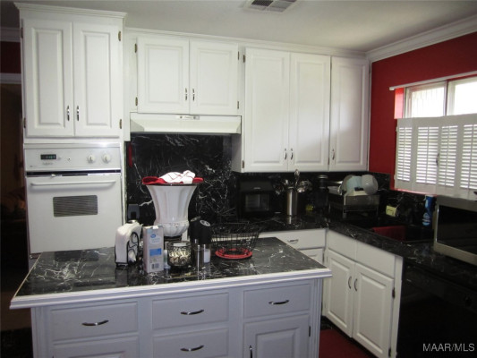 1160 QUEENSBURY Drive