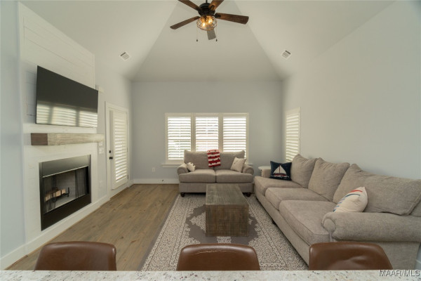 153 Whisper Trace