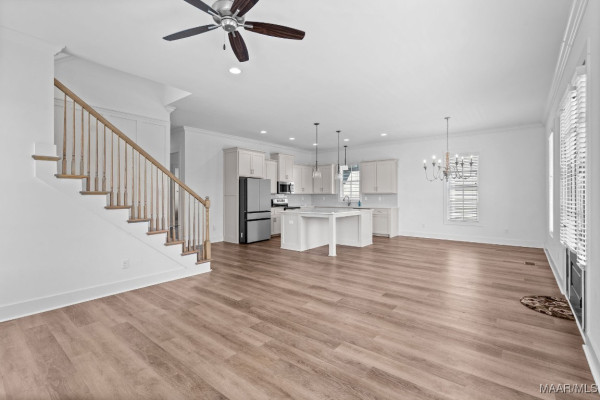 225 Northlake Street