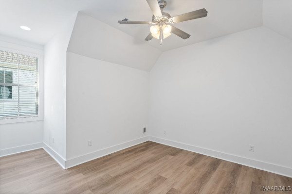 225 Northlake Street