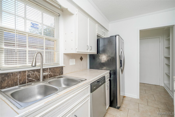 2137 EDINBURGH Drive